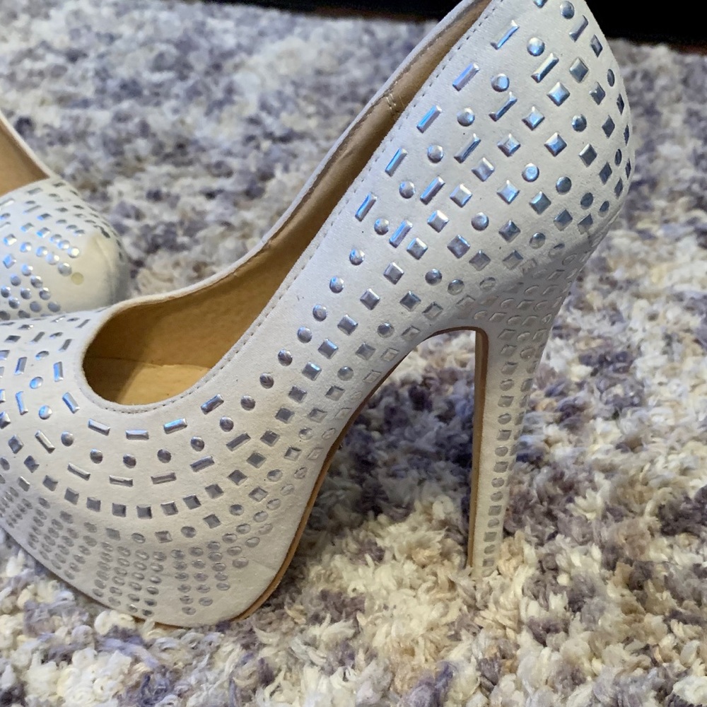 Heels - Picture 2 of 6